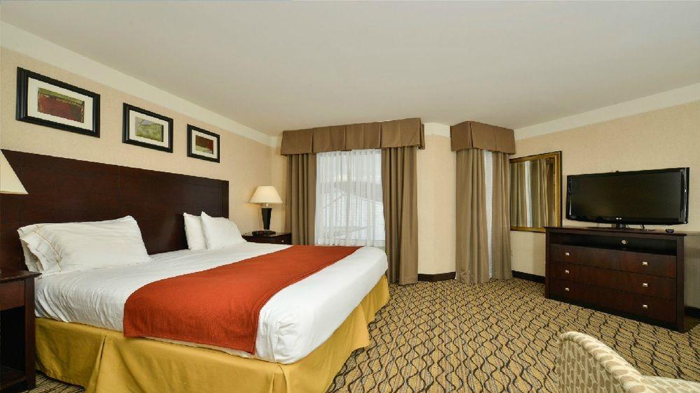 Holiday Inn Express Great Barrington By Ihg Екстер'єр фото