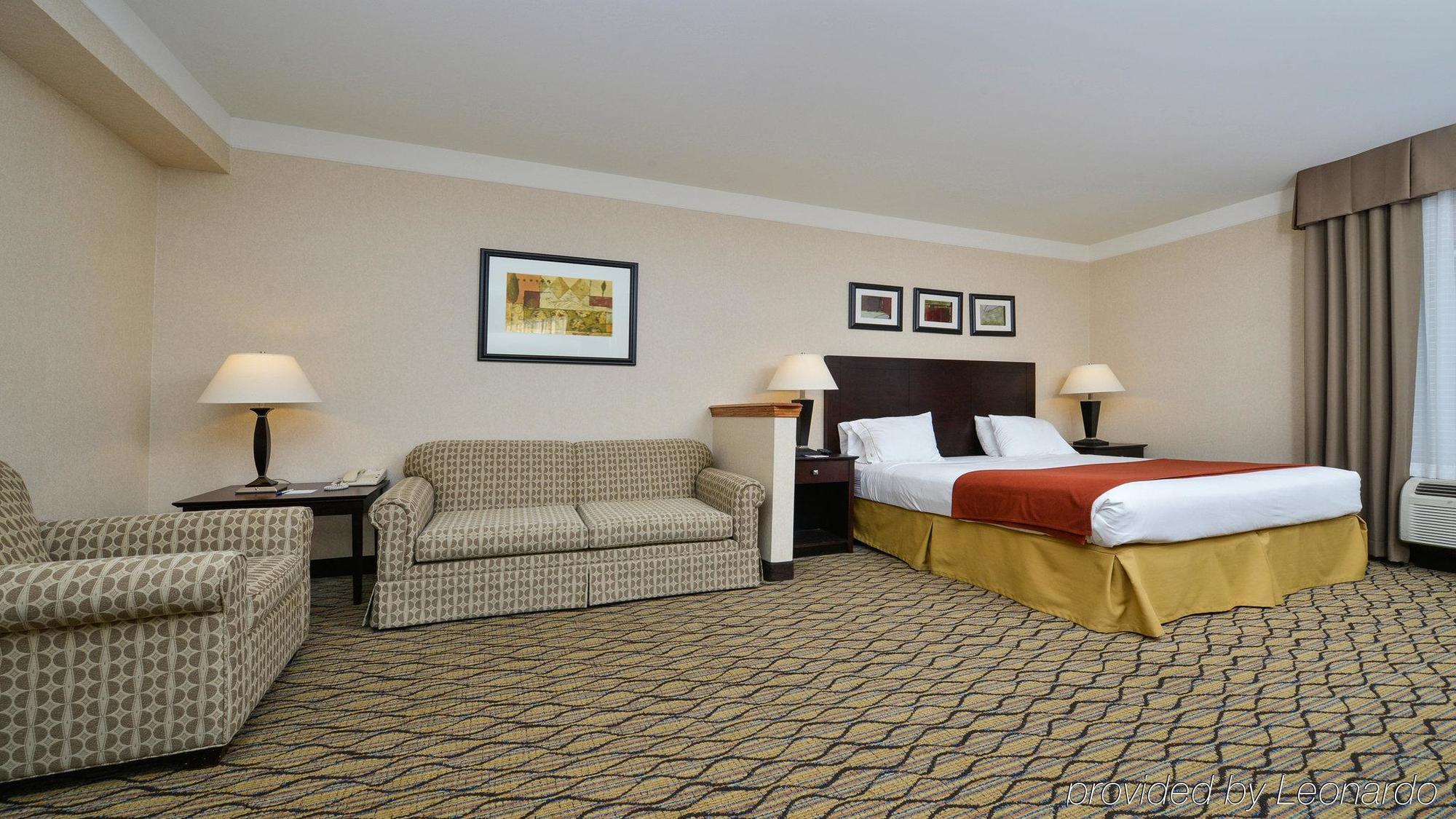 Holiday Inn Express Great Barrington By Ihg Екстер'єр фото