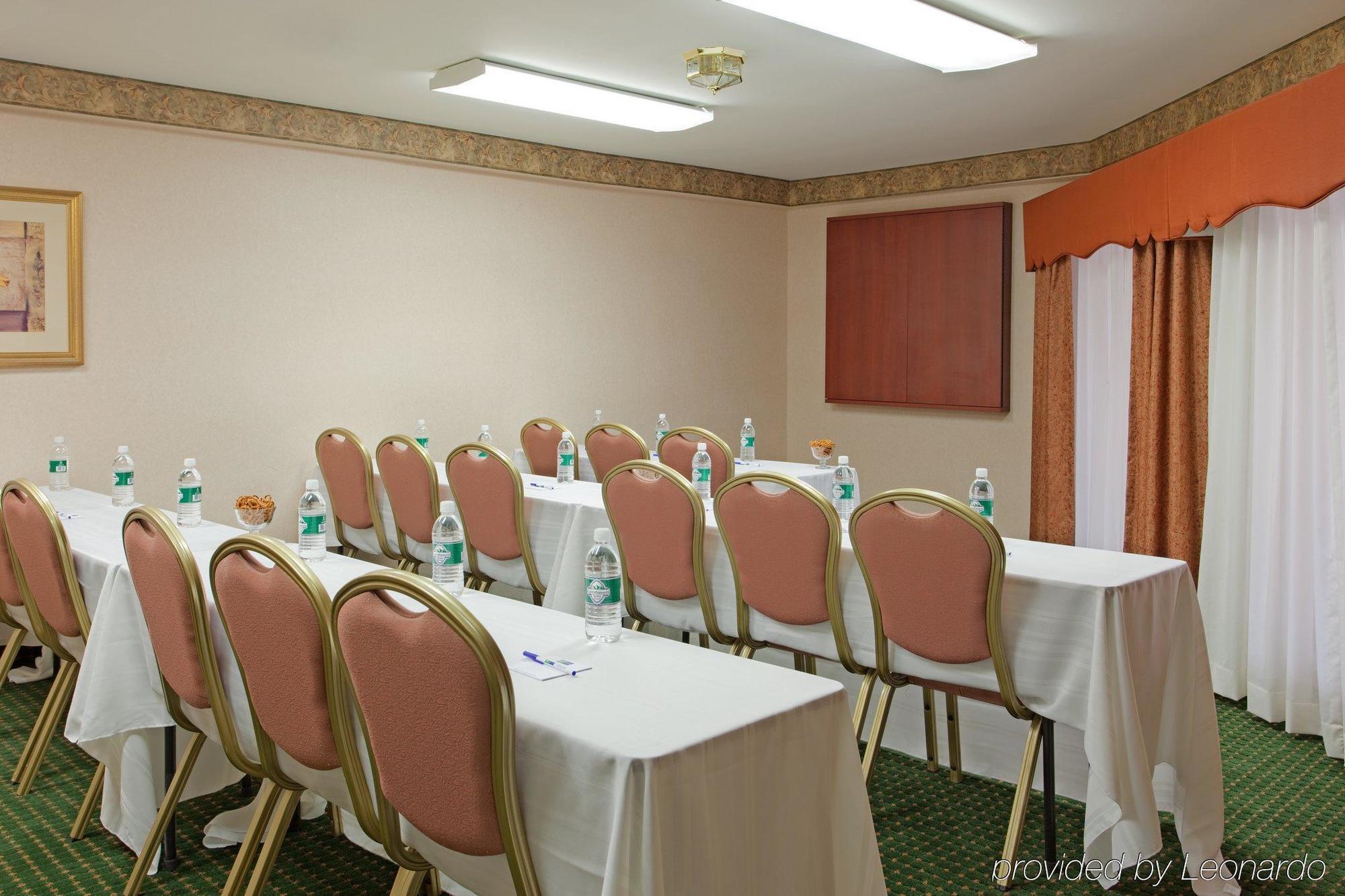 Holiday Inn Express Great Barrington By Ihg Зручності фото
