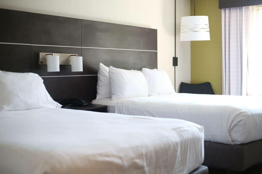 Holiday Inn Express Great Barrington By Ihg Екстер'єр фото