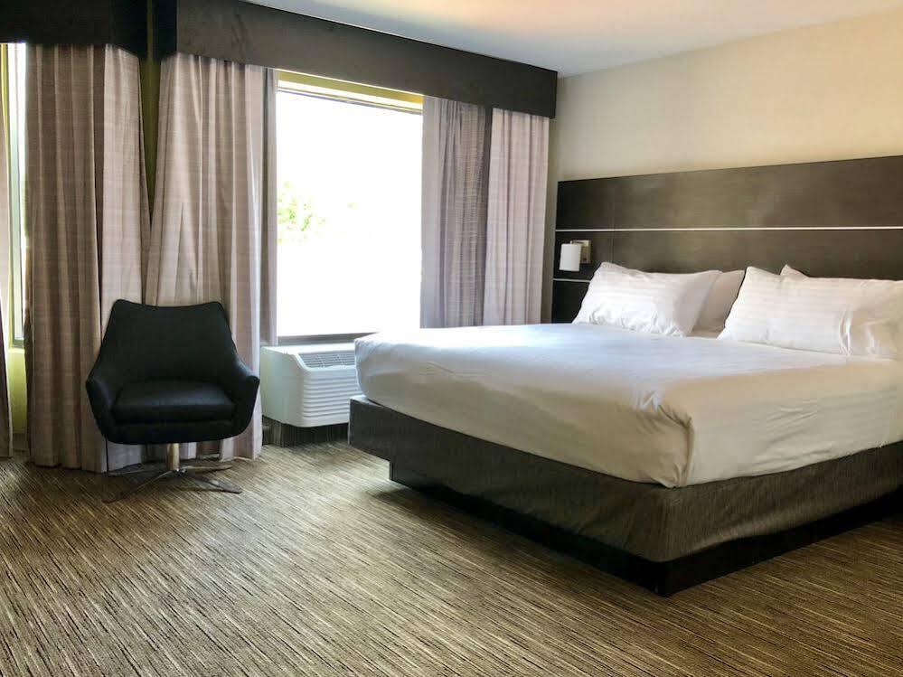 Holiday Inn Express Great Barrington By Ihg Екстер'єр фото